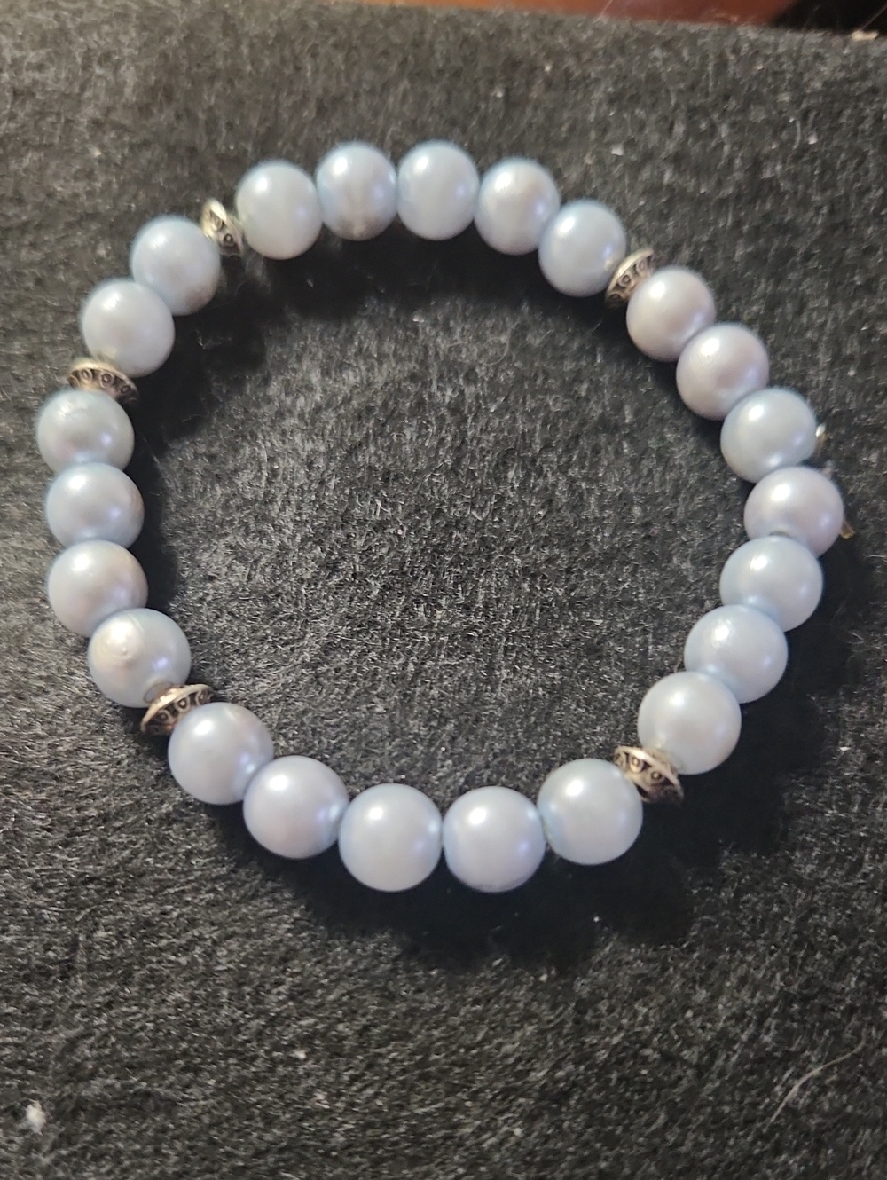 Hand Crafted Lavender Pearl Stretch Bracelet with Silver Accent Beads